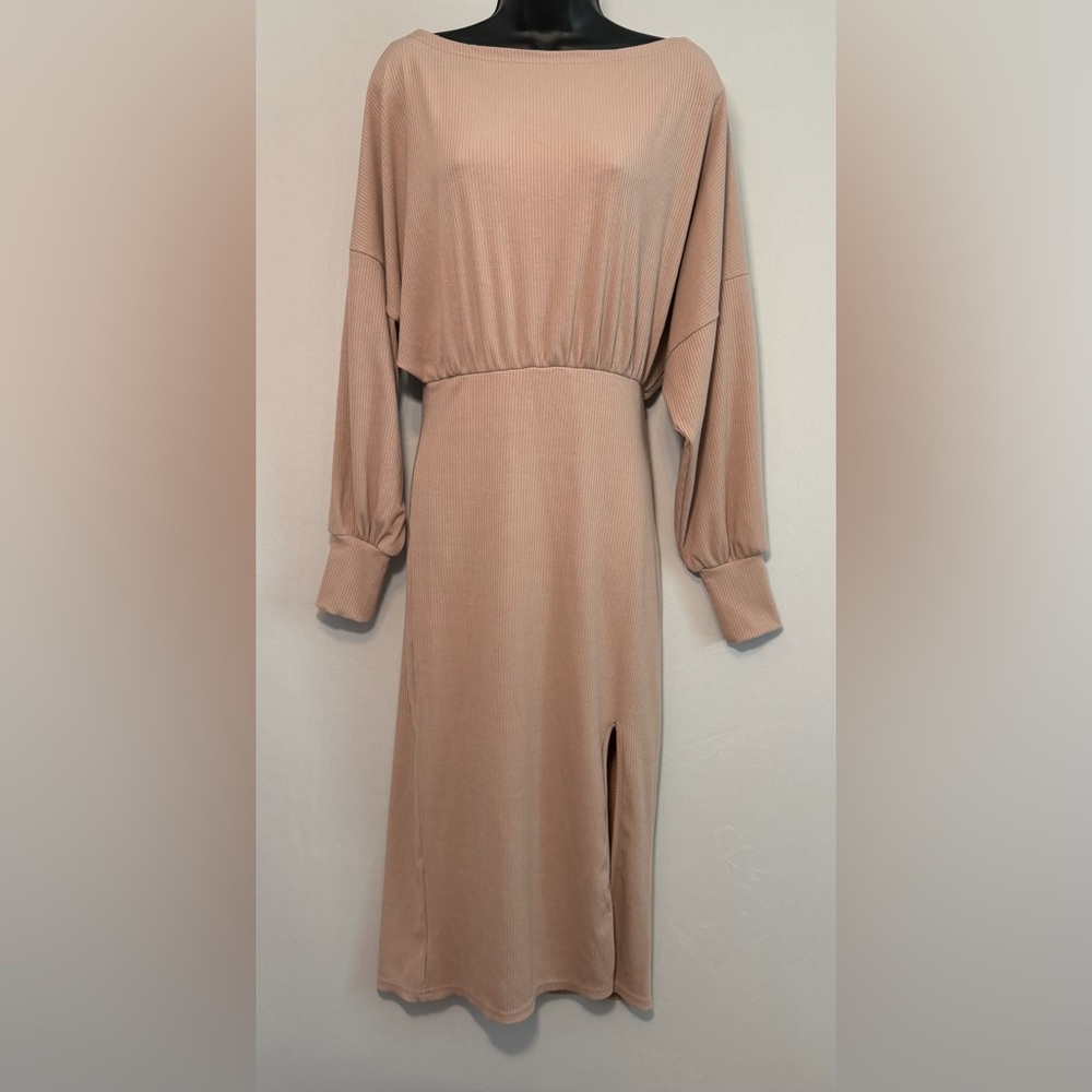 Velvet Torch Los Angeles Small
Ribbed Bodycon Long Sleeve Tan - Picture 8 of 9